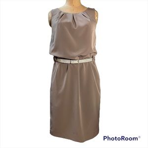 H&M sleeveless taupe color shift dress Size 4